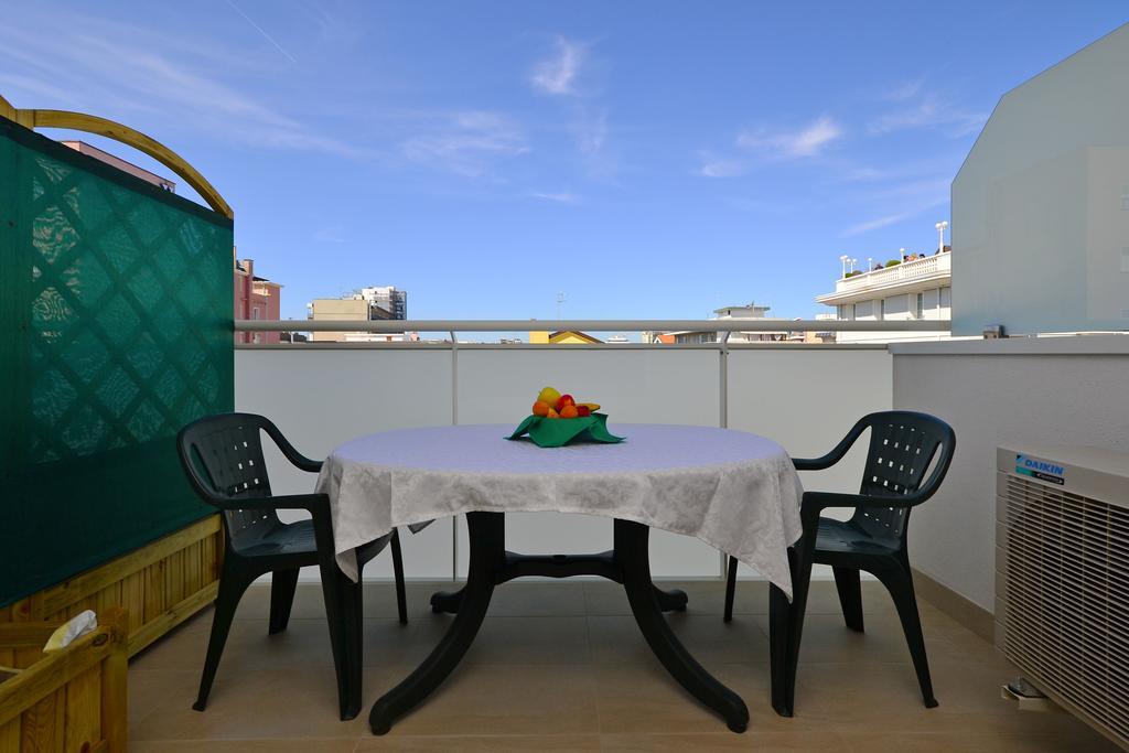 Residenza Verde ลินญาโน ซับเบียโดโร ภายนอก รูปภาพ